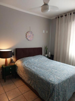 Quarto com Cama de Casal